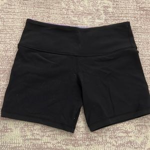Lululemon biker shorts.